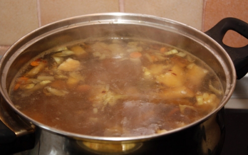 поступово додаємо овочі