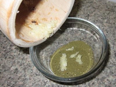 часник в піалі