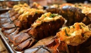 Фаршировані хвости омарів (Yeong Loong Hah Mei)