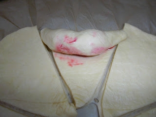 загортаємо рогалик