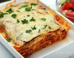 Запіканка з фаршу, баклажанів, помідорів і картоплі