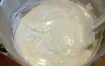 перемішуємо всі компоненти для тіста