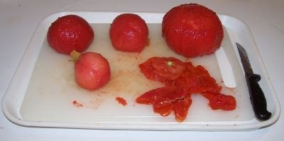 чистимо помідори