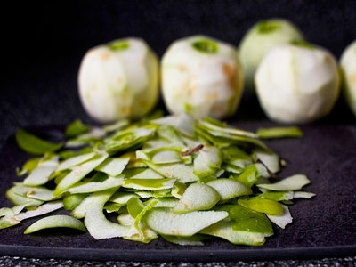 нечищене яблука