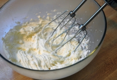 збиваємо м'ятний крем