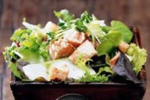 Салат з омарів, кукурудзи і помідорів