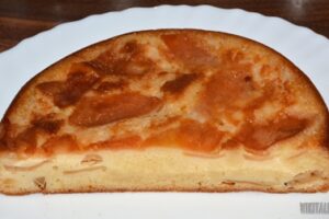 Пісна шарлотка в мультиварці