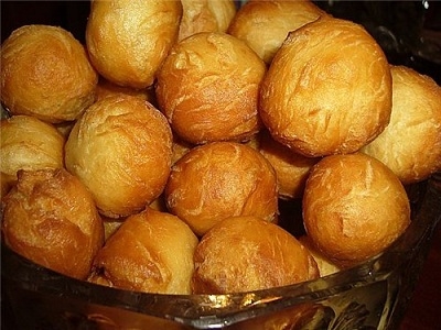 Подаємо баурсаки на стіл