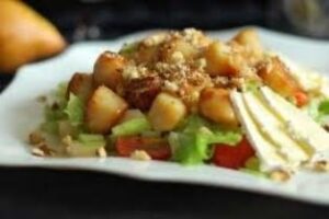 Салат з морського гребінця і овочів