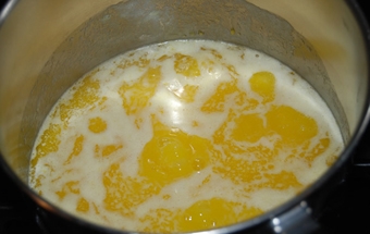 розтоплюємо вершкове масло