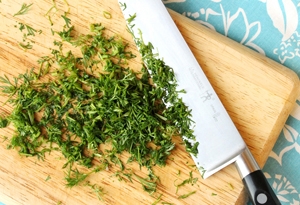 кріп дрібно рубаємо