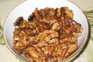 Горіхи в карамелі