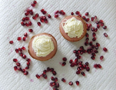 кекс з гранатом