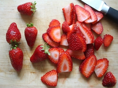 полуниця на дошці