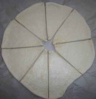 розрізаємо тестовий пласт на часточки