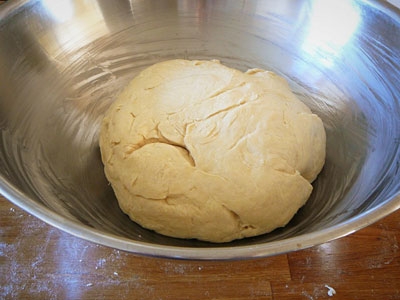 тісто в мисці