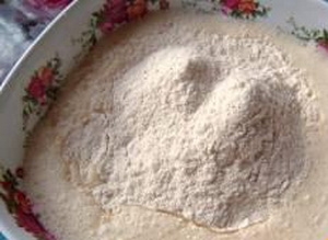 додаємо борошно