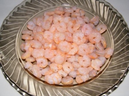 очищаємо креветки