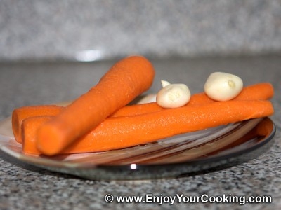 готуємо моркву і часник