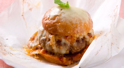 готовий італійський чізбургер