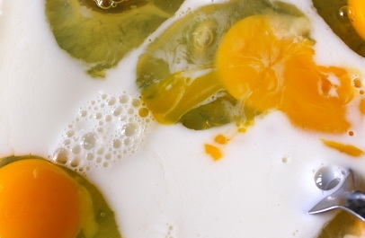 змішуємо молоко і кляр