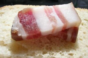 Сало в розсолі