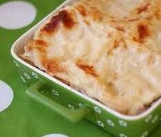 Лазанья з кольоровою капустою і сиром