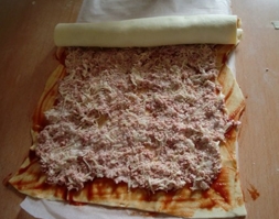 викладаємо на тестовий пласт начинку