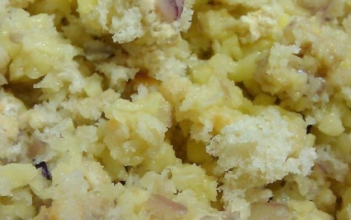 змішуємо фарш і картоплю