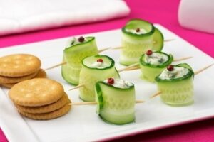 Рулетики з огірків