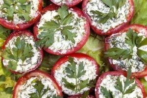 Закуска з болгарського перцю (фарширована сиром)