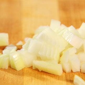 нарізаємо цибулю