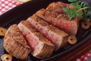 Біфштекс з кров&;ю