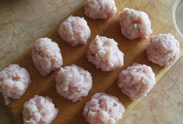 Ліпимо кульки з фаршу