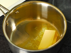 розтоплюємо вершкове масло