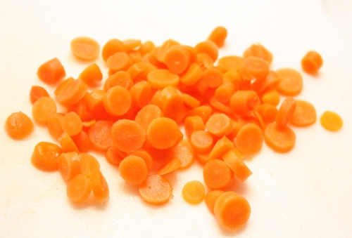 нарізаємо моркву