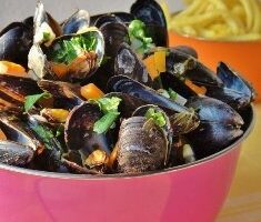 Мідії в білому вині