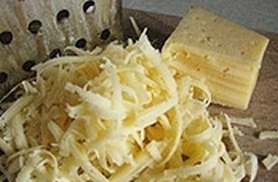 натираємо сир