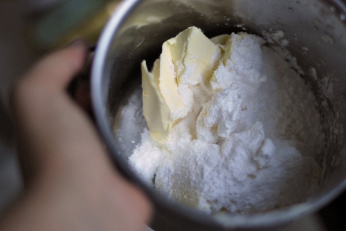змішуємо масло з борошном