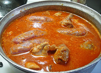 Тушкуємо курку по-італійськи у казані