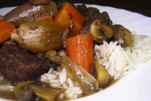 Яловичина по-бургундськи