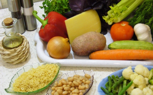 Беремо овочі.