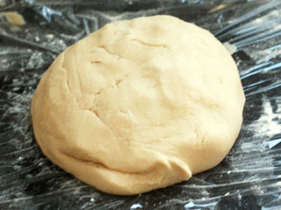 тісто в плівці