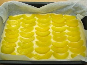 Укладаємо персики