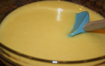 перемішуємо лимонне пюре з цукром