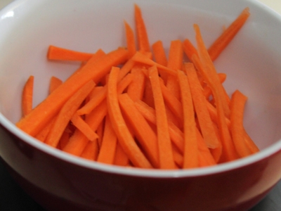 подрібнюємо морква