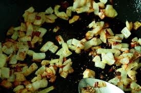 пасеруємо цибулю