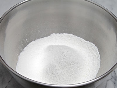 борошно в мисці