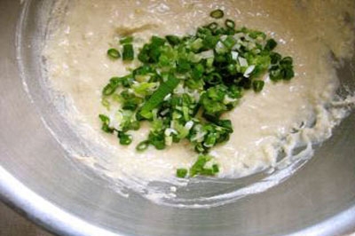 тісто з зеленою цибулею