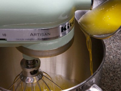 збитий маргарин з цукром